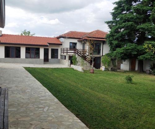 Коларова къща