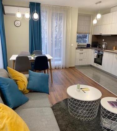 Уютен апартамент на 3 мин. от главната и Капана +паркинг