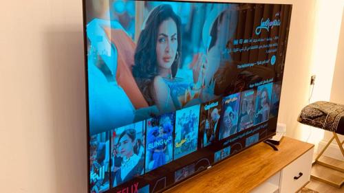 شقة بغرفة نوم و صالة بمدخل برمز سري