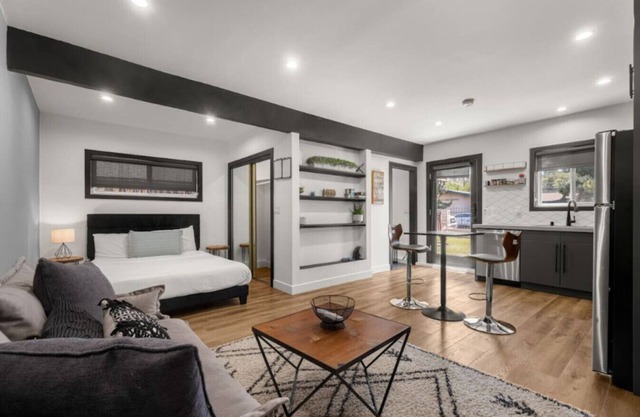 ৎ୭ Clarendon Hideaway ৎ୭