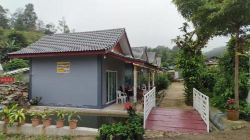 ลาภะ เกสท์เฮาส์ บ้านรักไทย