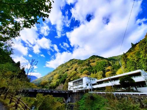 山村自然楽校しもなの郷 Shi-mo-na-no-sato Nature Retreat