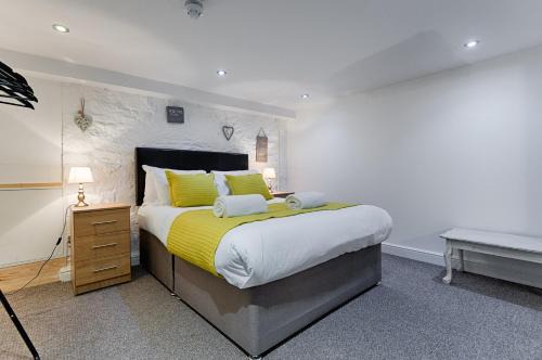 1 Bed Home - Parking - Great for Contractors