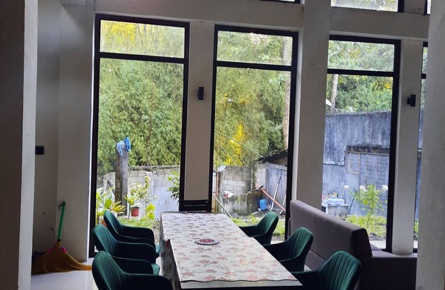 1 Bed House - Sleeps 2 - Pets - Parking - Wifi