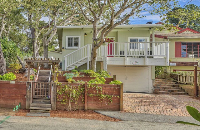 1 Bedroom, 1 bath with bonus 1 bed, 1 bath guest house in the heart of town!