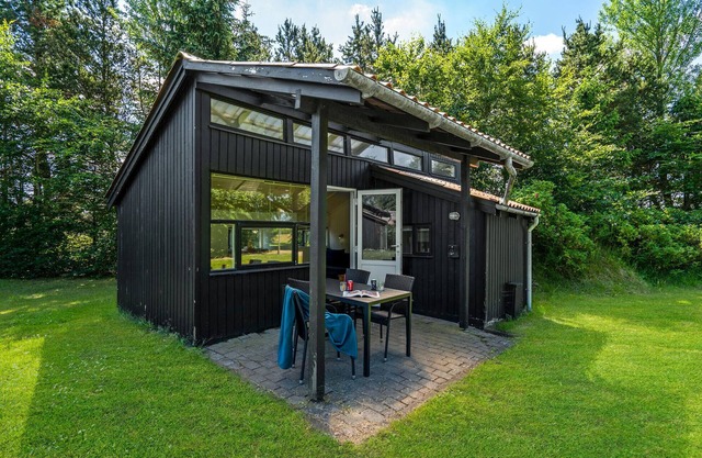 1 bedroom gorgeous home in Hampen