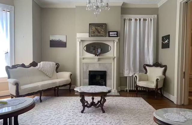 1-Bedroom in Historic Victorian Home - Shared Bath, Unit #5
