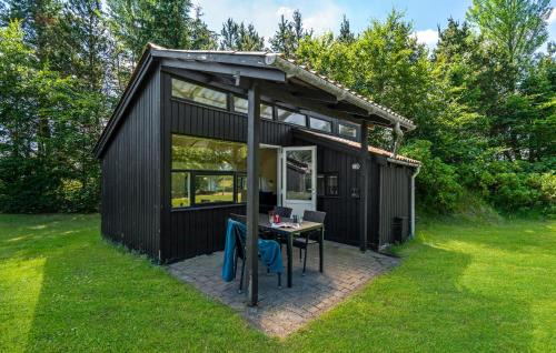 1 Bedroom Nice Home In Hampen