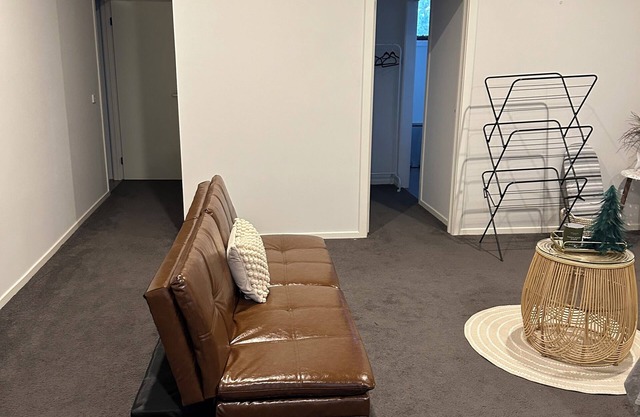 1 bedroom studio apartment in Clyde North with WiFi