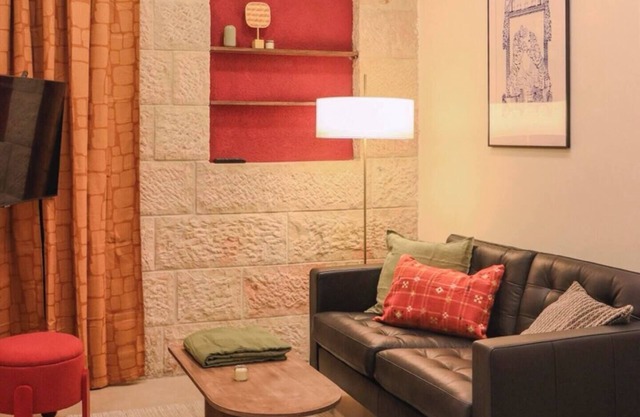 1 Br Gem in Charming Nachlaot Steps to Shuk