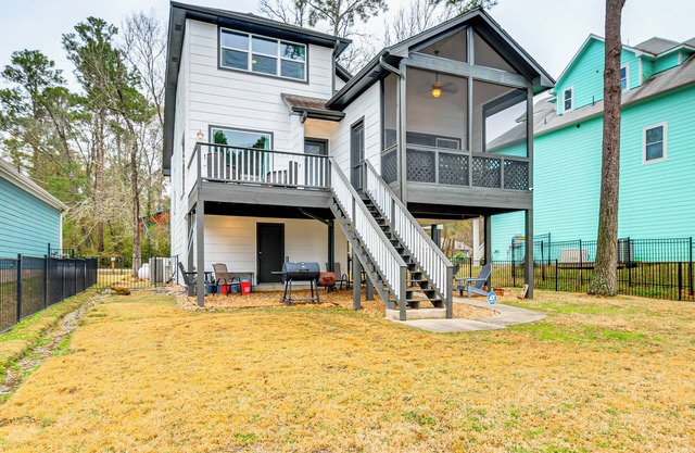 < 1 Mi to Boat Ramp: Waterfront Lake Conroe Home!