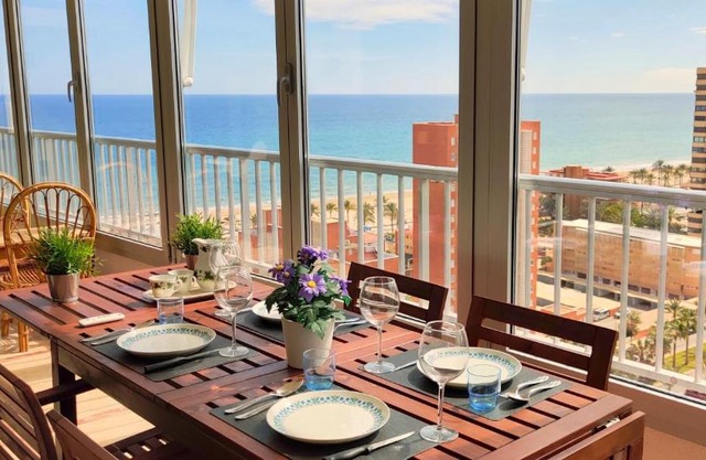 <1 Min Beach, Sea Views, AC, Wifi, Pool, 3xTennis