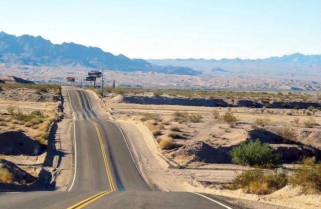 1 x Sedona Queen Non Smoking Room at Edgewater Casino Resort