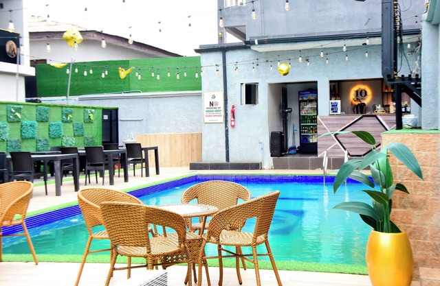 10 Kobo Hotel & Suites