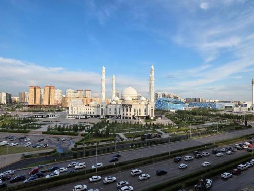 108 посольство США 2х комн кв на 1-6 гостей с 2-мя кроватями и раскладной диван 2 санузла