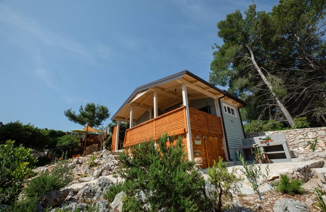 !13%OFF for Summer 2026!/Unwind in a unique Chalet with a sea view patio