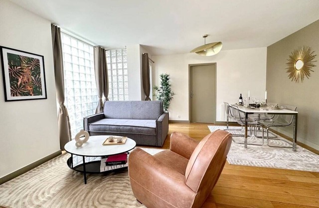 1575C: Rare balcony in Paris Olympic Games 2024