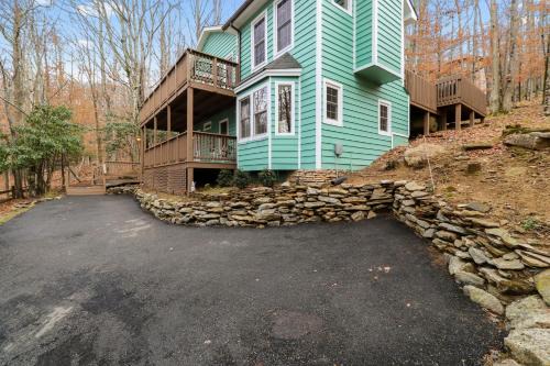 160 Hornbeam Rd by Carolina Stays