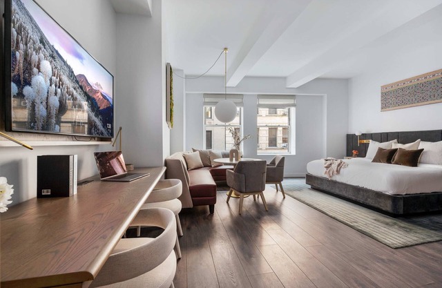 17john: Premier King Studio Apartment