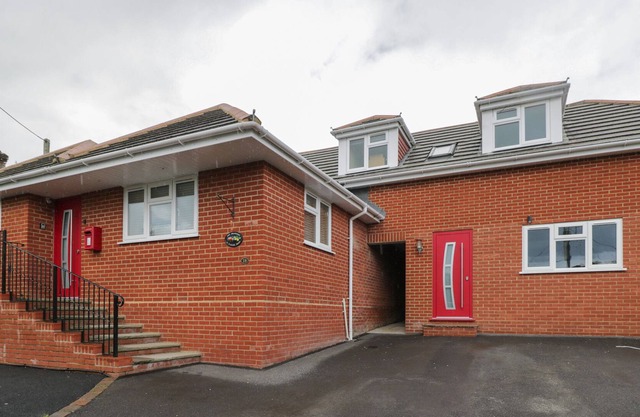 18 JUBILEE ROAD, pet friendly, with a garden in Fordingbridge