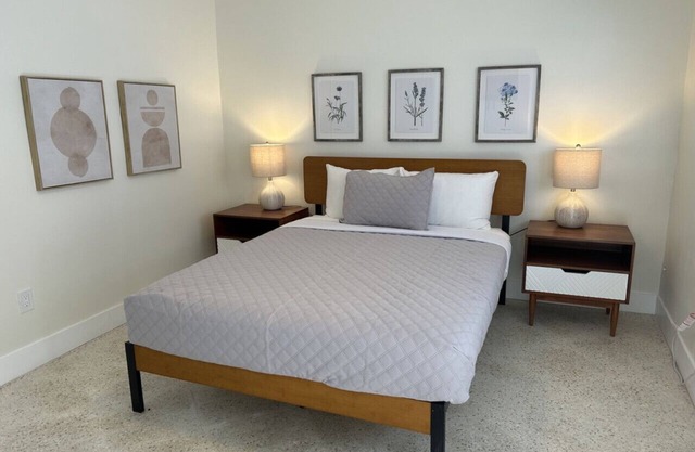 19 · Bay Apartment 19