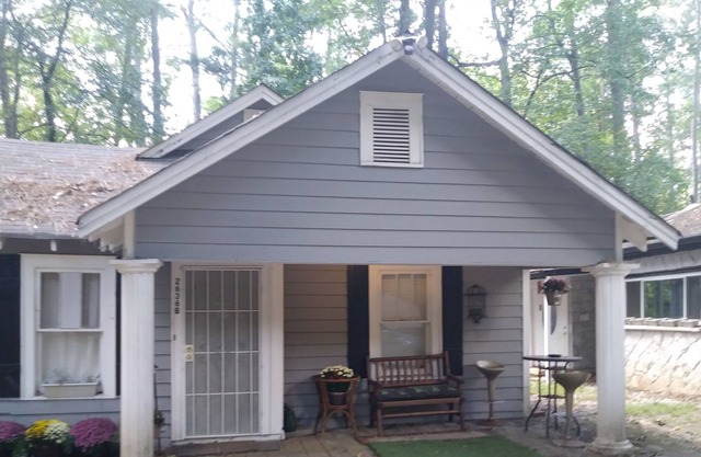 1920's Atlanta Antique Furnished Cozy Cottage in Historic Collier Heights area