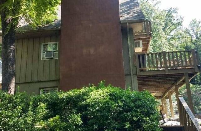 1BR Garden View 1 Bottom floor of Chalet - Hot tub- Grill