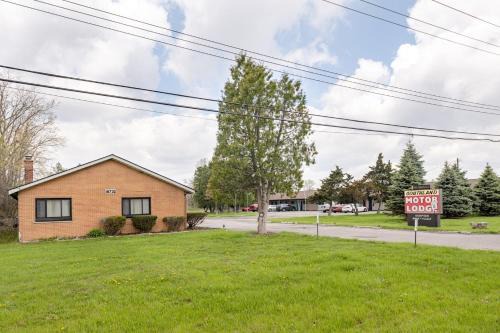 1BR w Smart TV AC Self Check-in MI