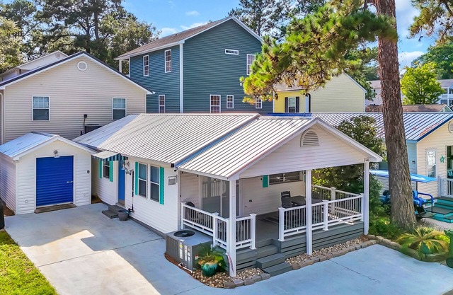 2 Bdr/2Ba Charming Beach Cottage in Ocean Lakes!nGolf Cart Included