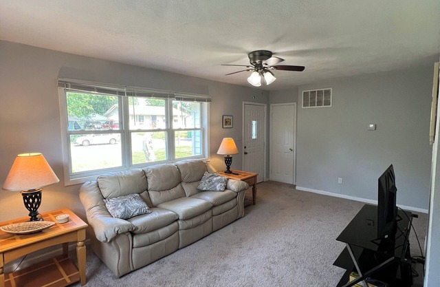 2 Bed, 1 Bath + Office. Newly Renovated. Centrally located. Security Cameras.