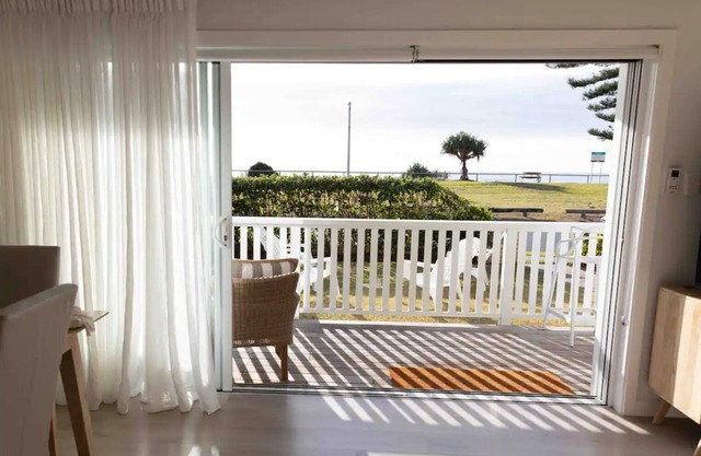 2 Bed apartment opposite the beach