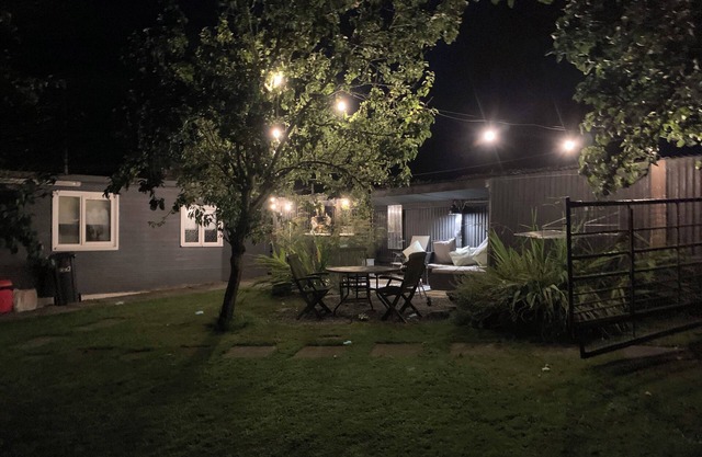 2-bed Cabin Sleeps 4 -small Pets Ok -free Parking