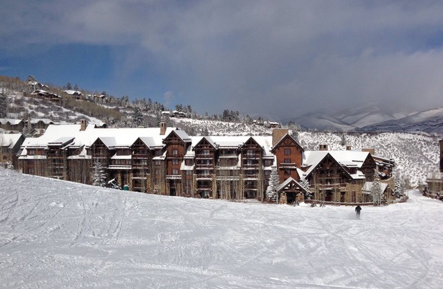 2-Bed Luxury Condo sleeps 6 adjacent Bachelor Gulch Lift and Ritz-Carlton Hotel