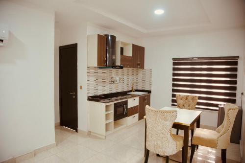 2-Bed Luxury Flat - Pet Friendly - Pool - Gym