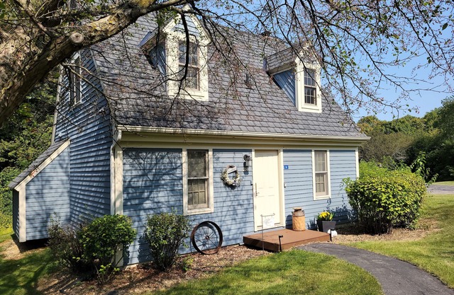 2 Bedroom, 2 bath townhouse in The Galena Territory. Close to Eagle Ridge Resort