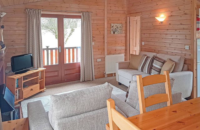 2 bedroom accommodation in Newport, Pembrokeshire