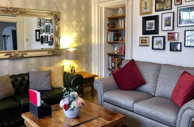 2 bedroom accommodation in Ayr