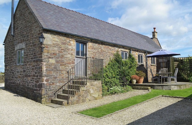 2 bedroom accommodation in Thorncliffe, near Leek