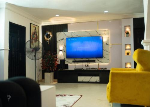 2 Bedroom Luxury Apartment with Pool -24Hrs Power -PS4