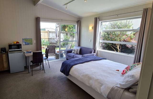 2 Bedrooms & Bathroom -Black Gates Bed & Breakfast