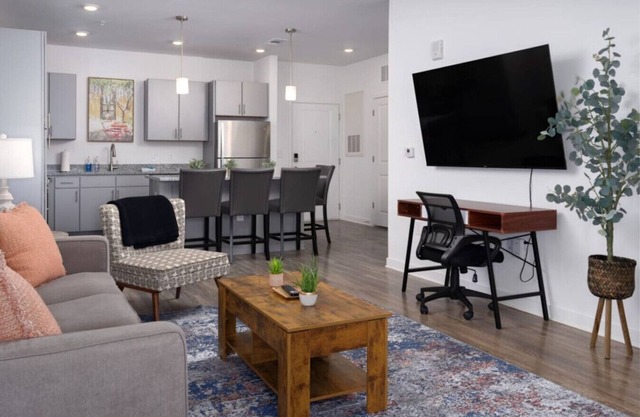 2 King Suites + Pool Near Oak Mountain