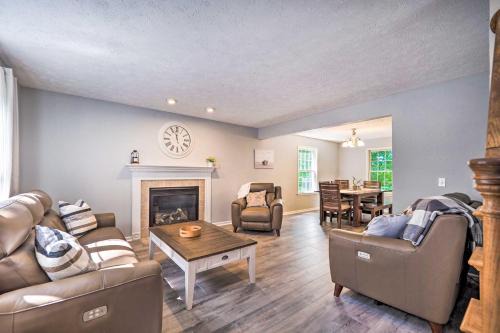 2 Mi to Dtwn! Beulah Family Home with Fireplace