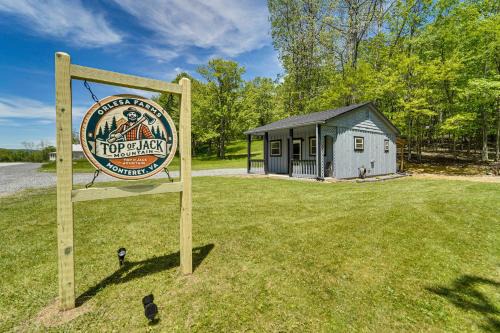 2 Mi to Main Street Cozy Cabin in Monterey!