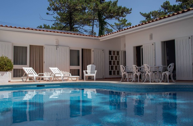 2 minutes to the beach, private swimming pool, 20 min to Oporto