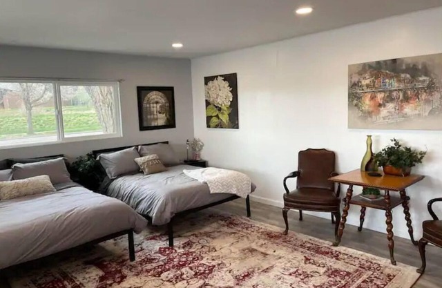 2 Rockleys Family Suite EV Charging Availible