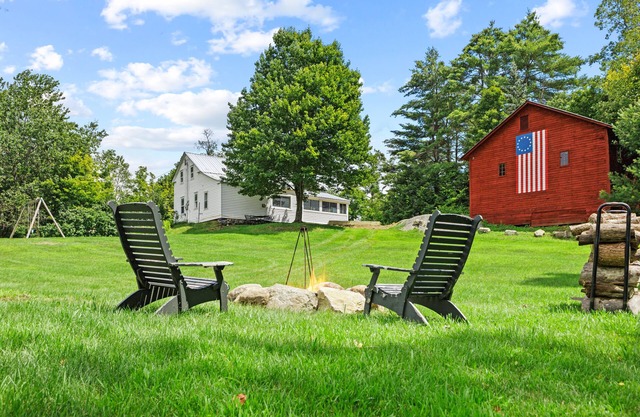 2-Story Home w/Pond Views, Gas Grill, Fire Pit, Washer/Dryer, and Partial A/C