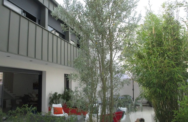 20 m de la Plage de Pontaillac à Royan, Rare, Maison de Ville Avec Jardin