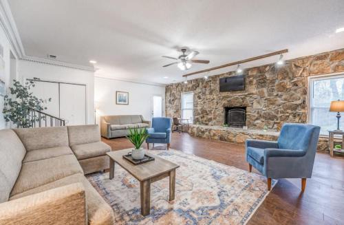 20 Minutes from Downtown - Blues City Retreat