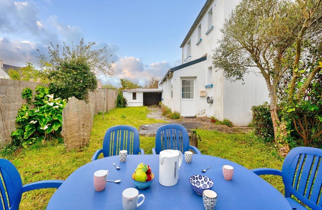 200m from Langoz beach - House for 10