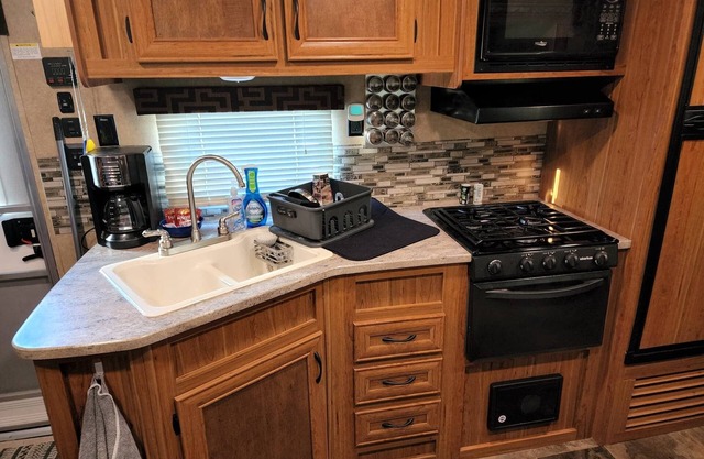 2017 Starcraft rv for rent